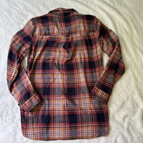 American Eagle Outfitters Plaid Button Down Shirt - Red and Black - Picture 4 of 6